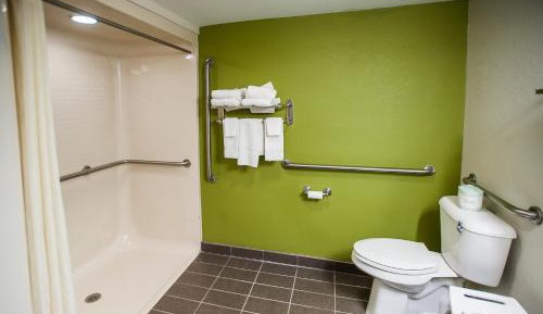 Queen Room - Disability Access/Non-Smoking
