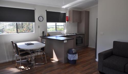 Family Cabin (Sleeps 6)
