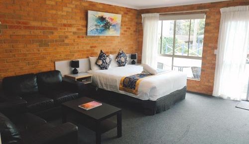 Deluxe Suite with Spa Bath