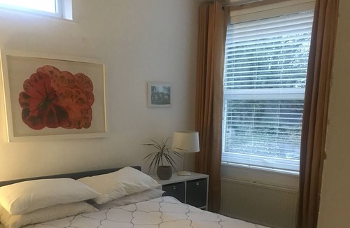 Henley-in-Arden Apartment | Village life ,Walkers paradise.