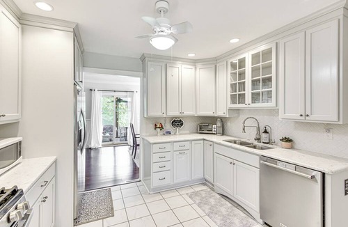 South Haven Cottage | Bright South Haven Cottage ~ 2 Mi to Beach!