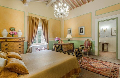 Capannori Villa | Elegant Hillside Villa With Panoramic Views