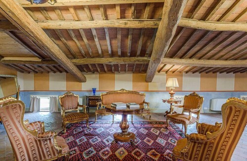 Capannori Villa | Elegant Hillside Villa With Panoramic Views