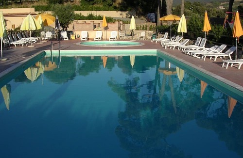 Pomaia Apartment | "Pieve pomaia 32" mit Pool by Interhome