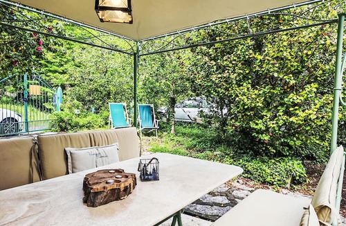 Val Canina Apartment | Wohnung 'Pink Holly' mit Terrasse by Interhome