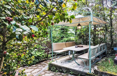 Val Canina Apartment | Wohnung 'Pink Holly' mit Terrasse by Interhome