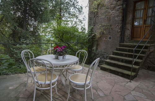 Proceno Apartment | Charmante Schlossunterkunft mit Schwimmbad by Interhome