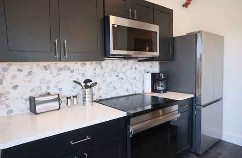 Indian River Condo | Brand New 2BR Condo Steps to Downtown