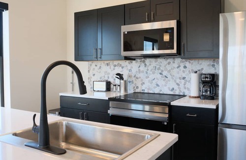 Indian River Condo | Brand New 2BR Condo Steps to Downtown
