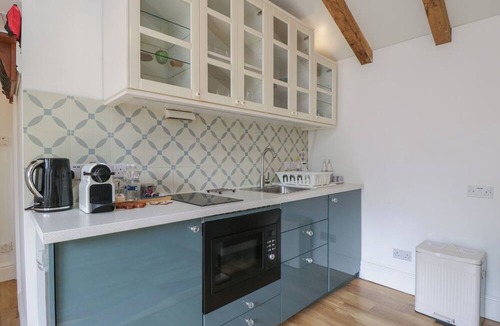 Combe Down Cottage | COSY COTTAGE, romantic, with a garden in Bath