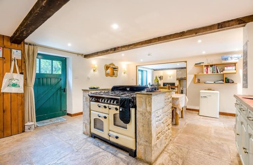 Elkstone Cottage | 3 Bed in Duntisbourne Abbots (oc-f42787)