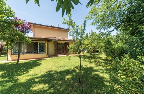 Massa Cottage | An Oasis of Peace Between Forte di Marmi and the Apuan Alps