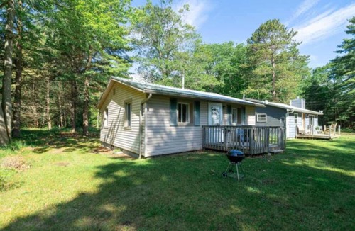 Oscoda Cabin | Cozy Cabin Getaway in Iosco County