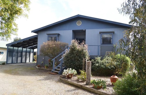 Venus Bay House | The Blue Pipi @ Venus Bay - Walk to beach/shops, pet friendly, free wifi.