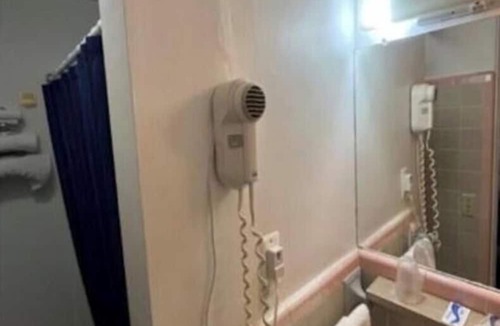Bay City Apartment | 2 Full Bed | non smoking