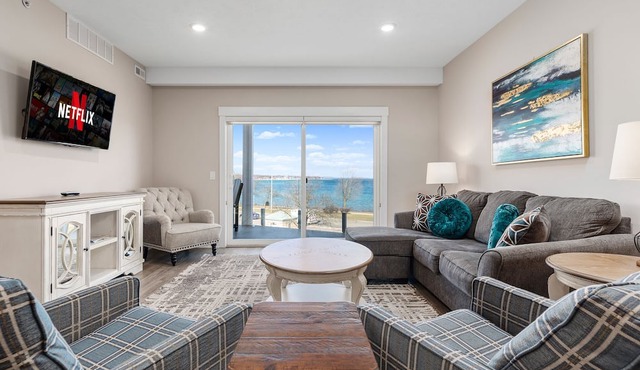 ♛ 539 Bay St ⁀➷ 3BDR Lake View Penthouse Condo on West Bay ➠ 401W