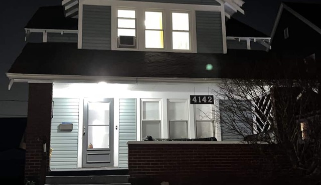 Comfy 3bedroom residential home w/indoor fireplace