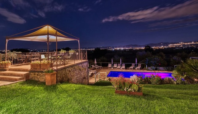 L’Olmo Agriturismo di charme-The Sunrise suite with breathtaking view of Assisi.