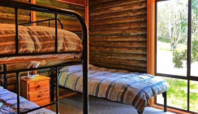 Your gateway to an unforgettable holiday experience in the stunning Snowy Mountains!