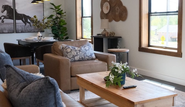New Downtown 2BR Condo at Inn Between Rest.