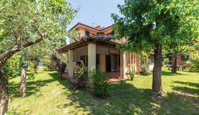 An Oasis of Peace Between Forte di Marmi and the Apuan Alps