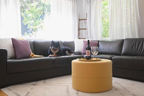 Spring Creek Cottage Hepburn - Secluded Pet Haven